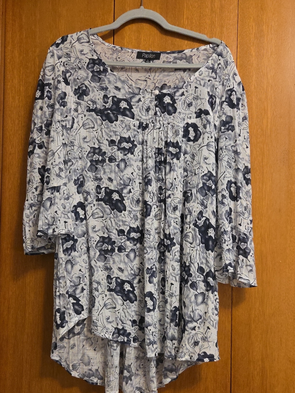 Papillon Blanc Navy and White Floral Scoop-Neck Tunic